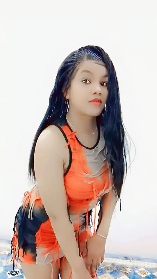 Fatima, 21 years old Dammam escort girl with big tits, height 152 sm, Weight  kg