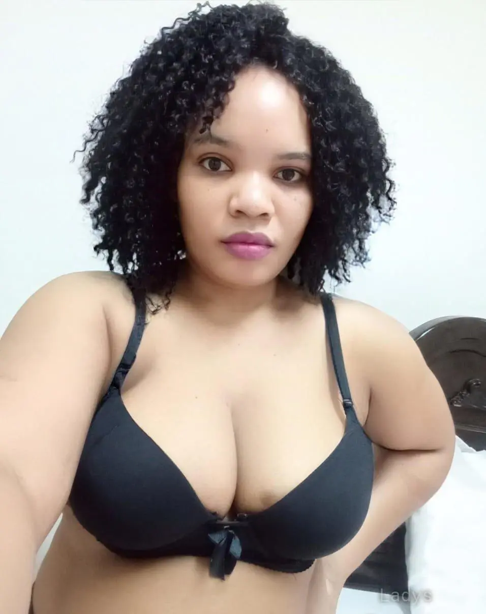 Queeny, years old Dammam escort girl with big tits, height sm, Weight kg