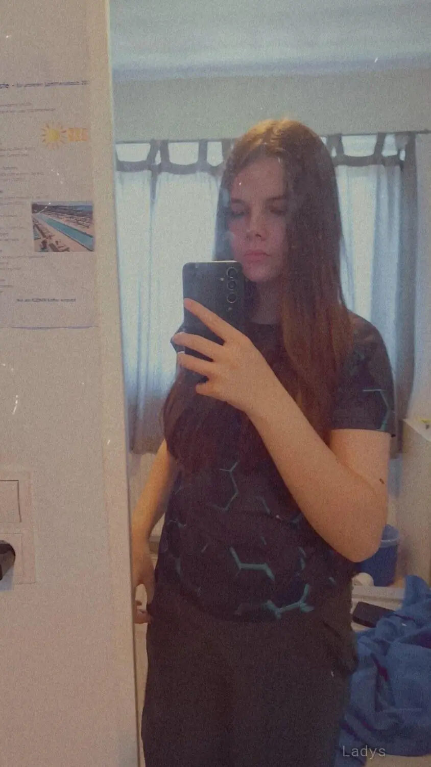 Vanessa, 22 years old Dammam escort girl with big tits, height 168 sm, Weight  kg