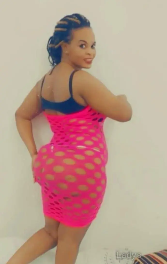 Julie, 30 years beautiful nude Dammam escorts girl, height 170 sm, Weight  kg