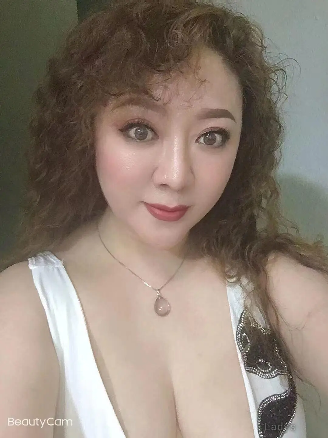 Lumeng, 23 years beautiful nude Dammam escorts girl, height 168 sm, Weight  kg