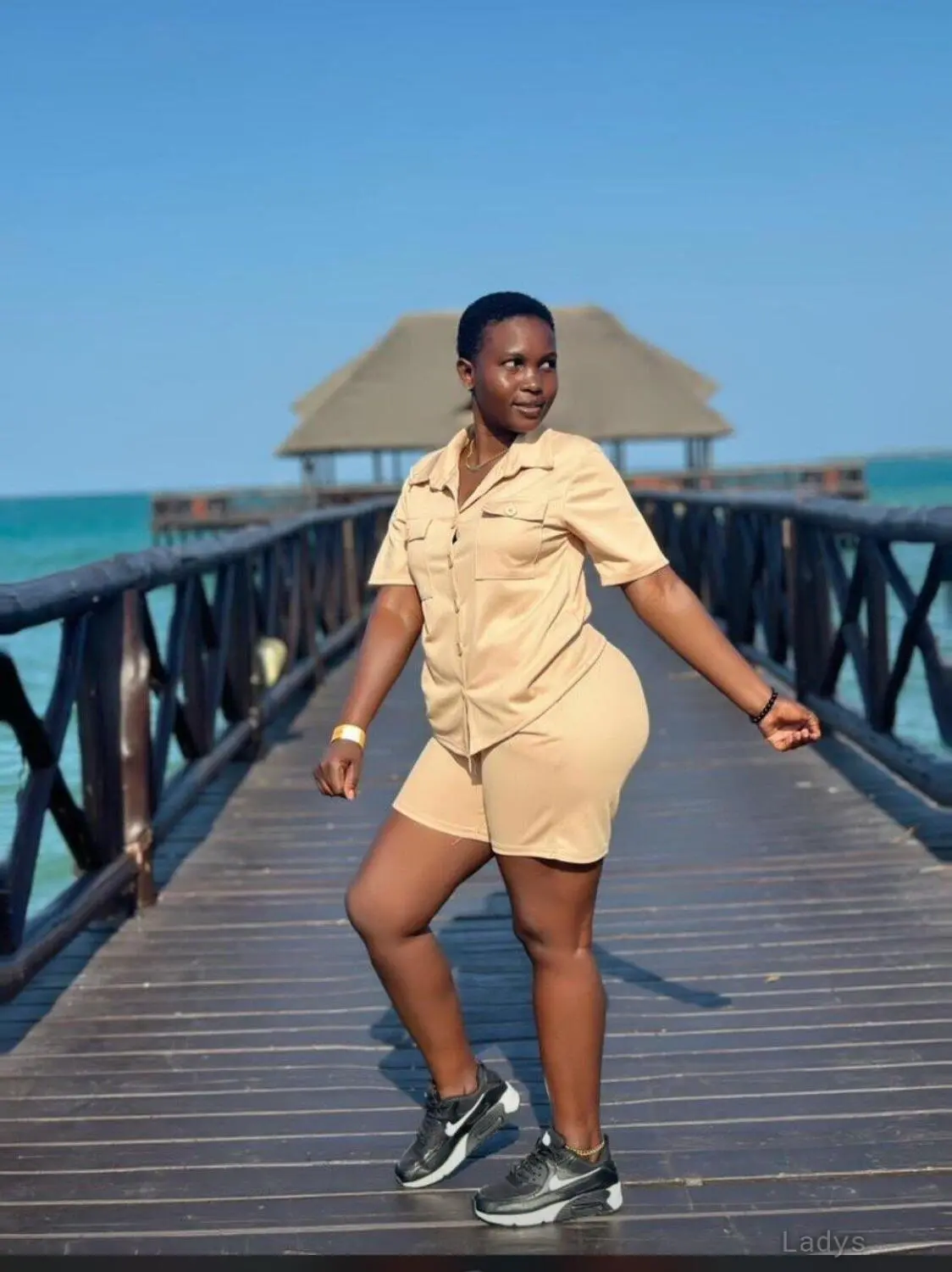 Juju, 23 years old Dar es Salaam escort girl with big tits, height 166 sm, Weight  kg
