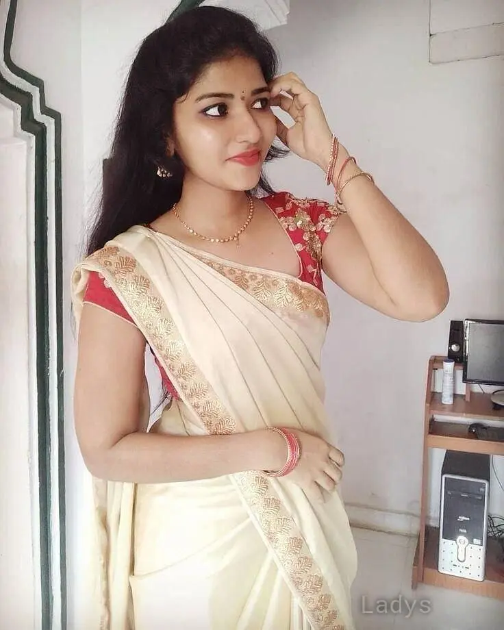 Divya, 22 years old Darjeeling escort girl with big tits, height 162 sm, Weight  kg