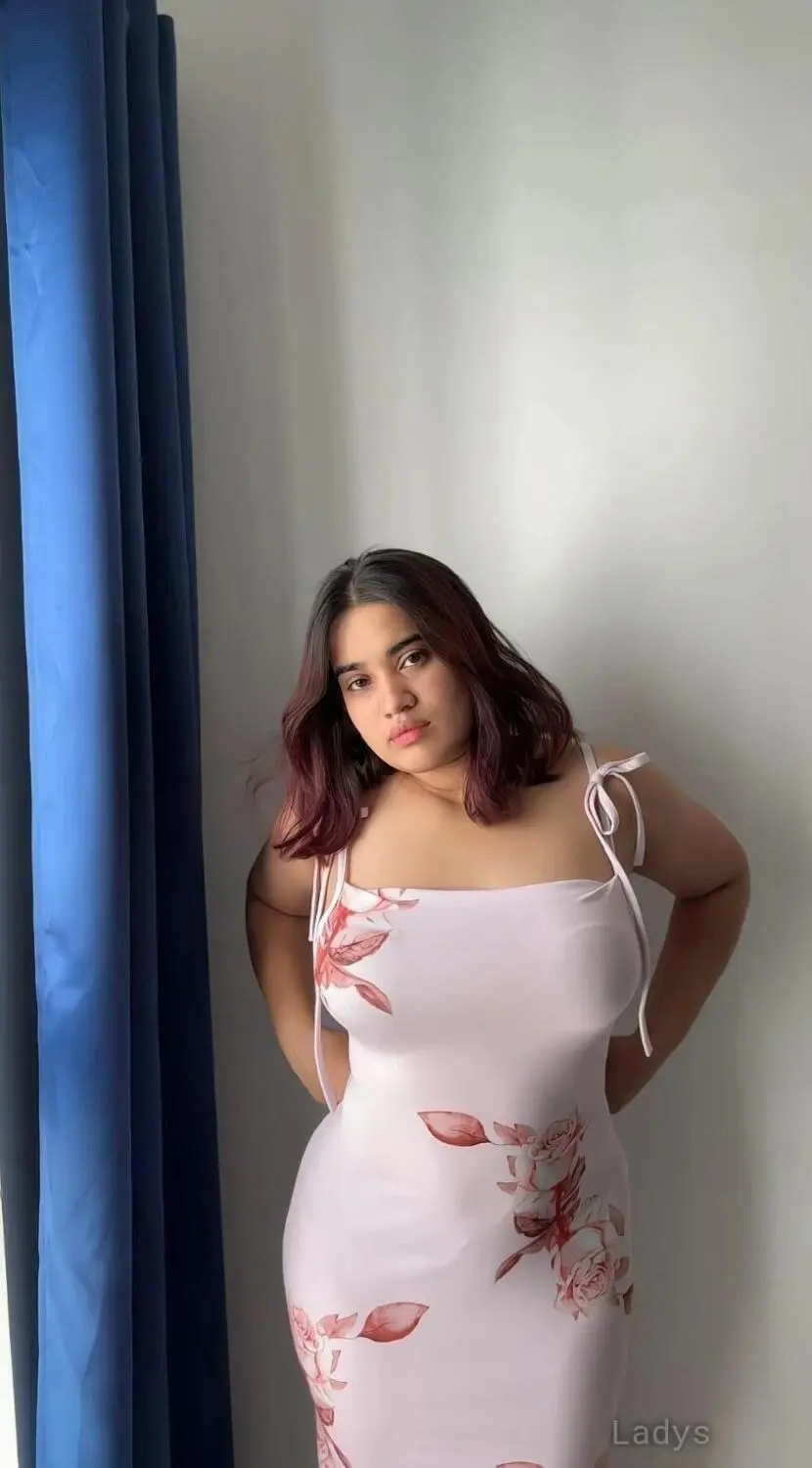 Zara, 21 years beautiful nude Darjeeling escorts girl, height 154 sm, Weight kg
