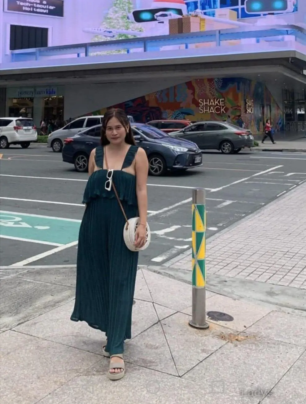 Cindy, 19 years old Davao escort girl with big tits, height 157 sm, Weight  kg
