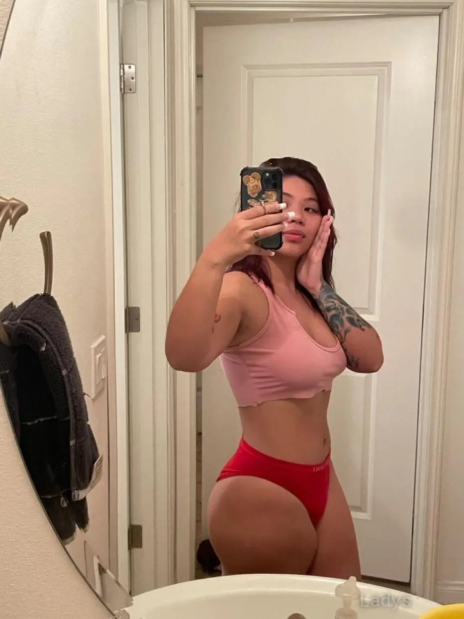 Meetup with lisa(Body Therapy), 28 years beautiful nude Daytona escorts girl, height 177 sm, Weight 72 kg