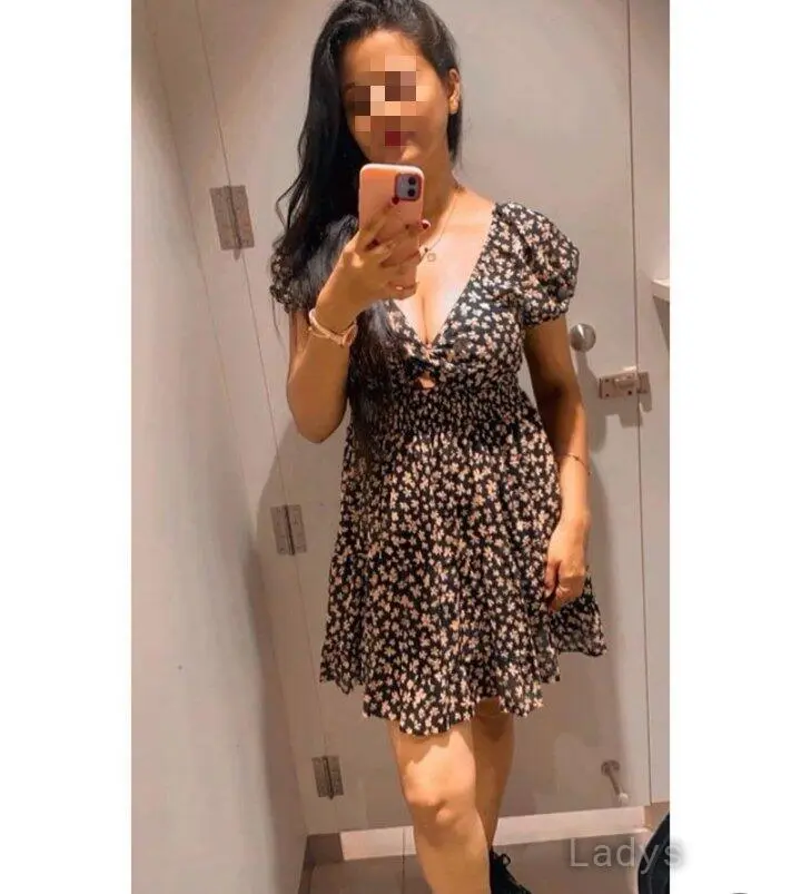 Dimpy, 26 years old Dehradun escort girl with big tits, height 154 sm, Weight  kg