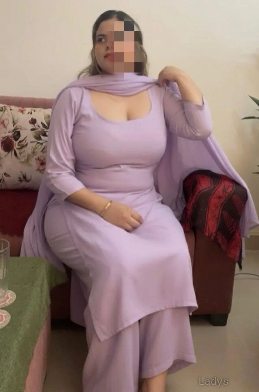 Emma, 29 years old Dehradun escort girl with big tits, height 165 sm, Weight kg