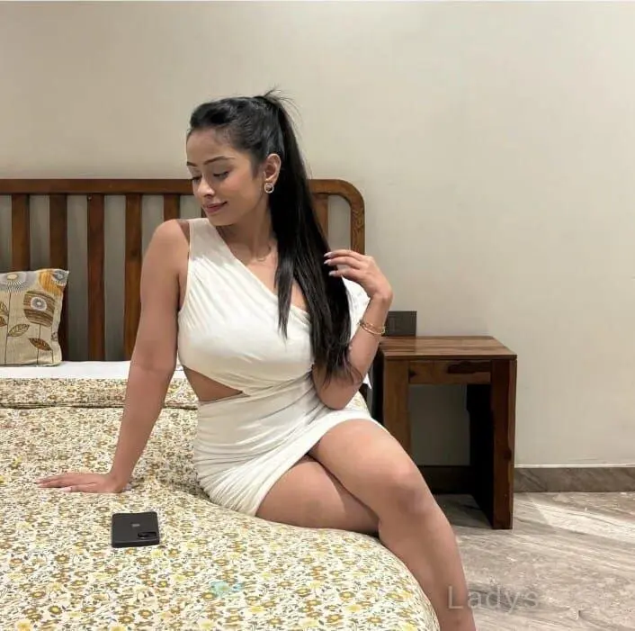 Hanalin, 22 years old Dehradun escort girl with big tits, height 154 sm, Weight kg
