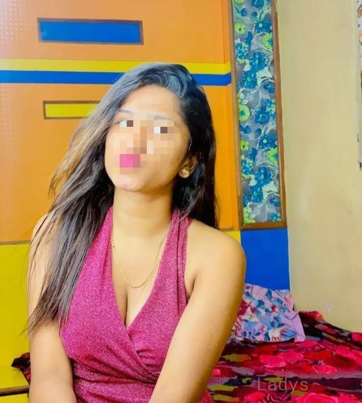 Janvi, 26 years old Dehradun escort girl with big tits, height 154 sm, Weight kg