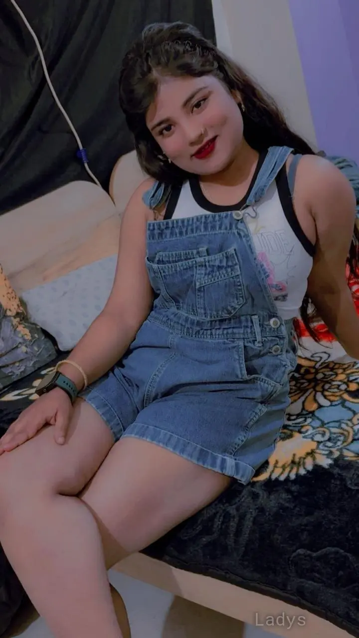 Luna, 21 years old Dehradun escort girl with big tits, height  sm, Weight  kg