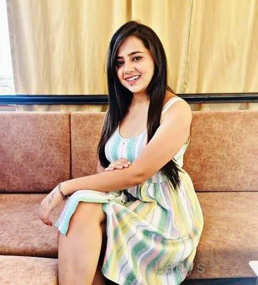 Ragini, 24 years old Dehradun escort girl with big tits, height 165 sm, Weight kg