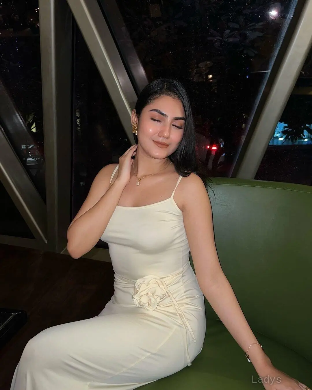 Ronika, 22 years old Dehradun escort girl with big tits, height 183 sm, Weight kg