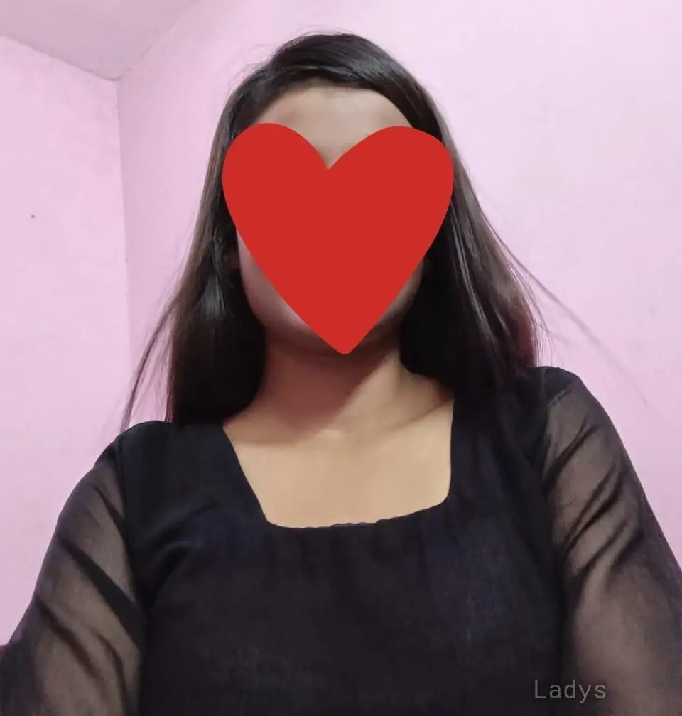 Shivani, 21 years old Dehradun escort girl with big tits, height 167 sm, Weight  kg