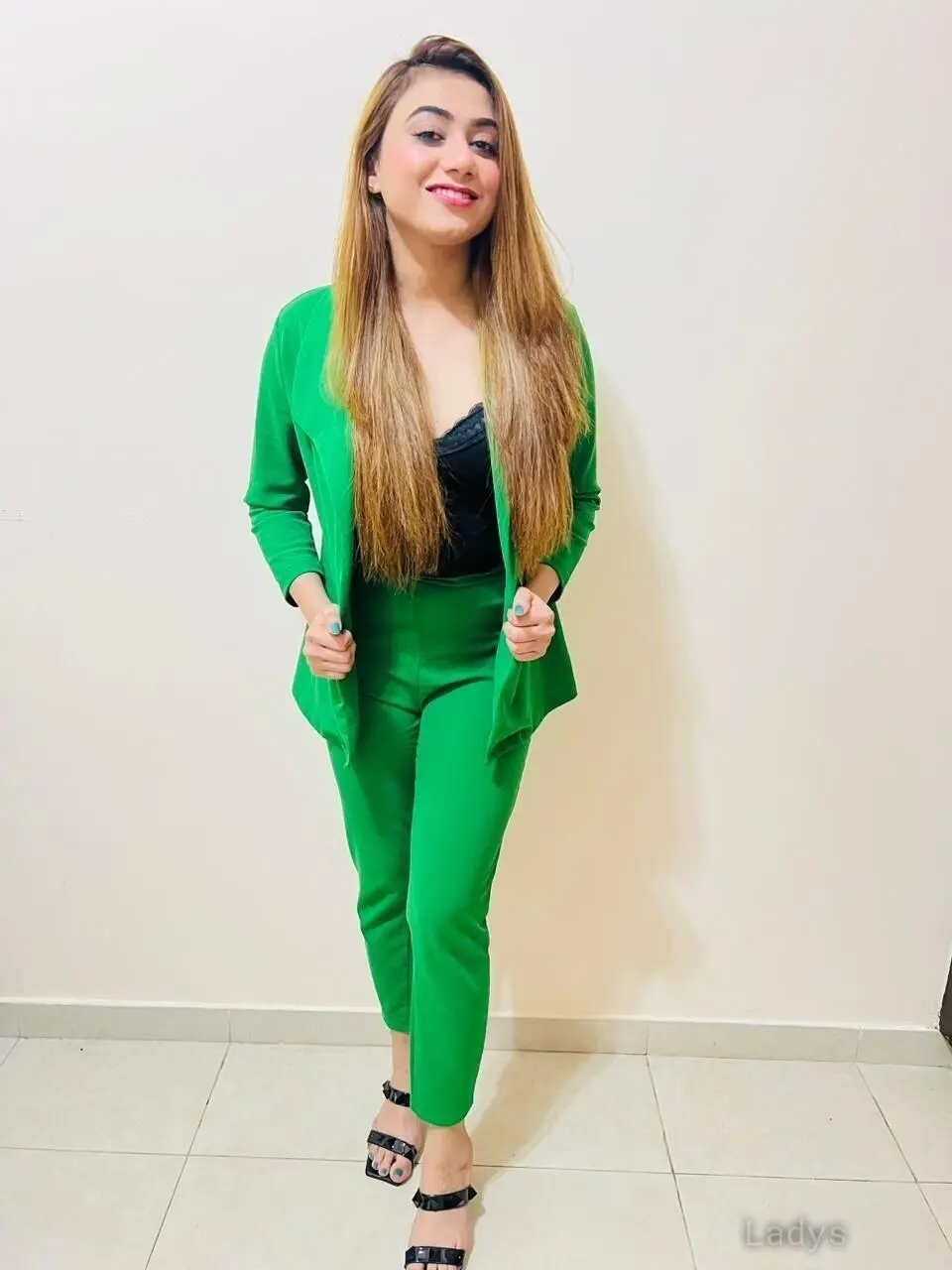 Shivani, 22 years old Dehradun escort girl with big tits, height 154 sm, Weight  kg