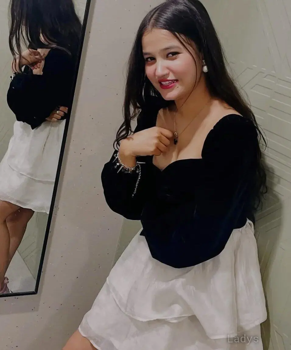 Diksha,  years beautiful nude Dehradun escorts girl, height  sm, Weight  kg