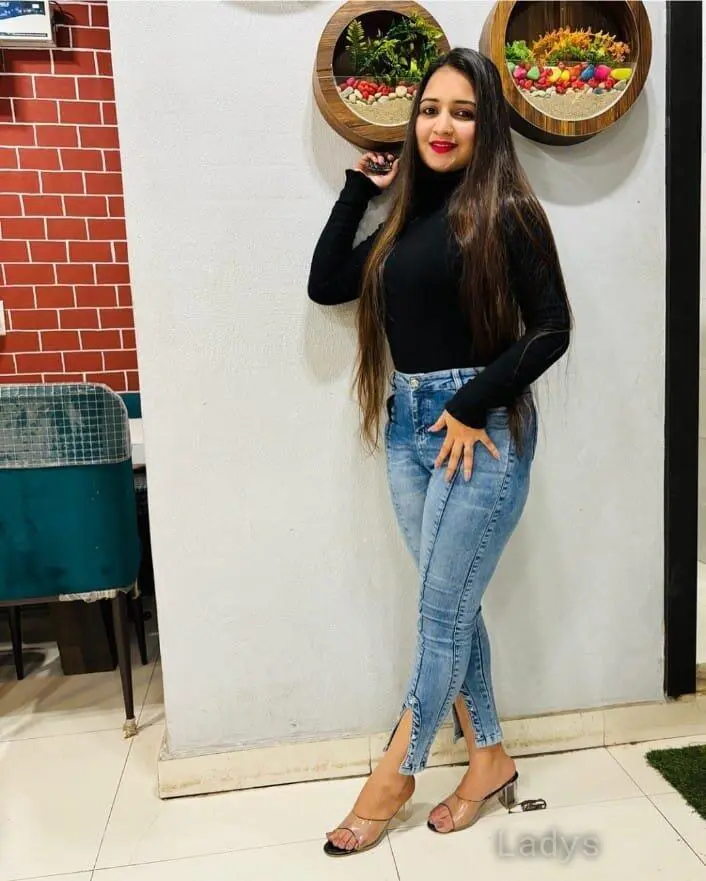 Emilia, 20 years beautiful nude Dehradun escorts girl, height 185 sm, Weight  kg