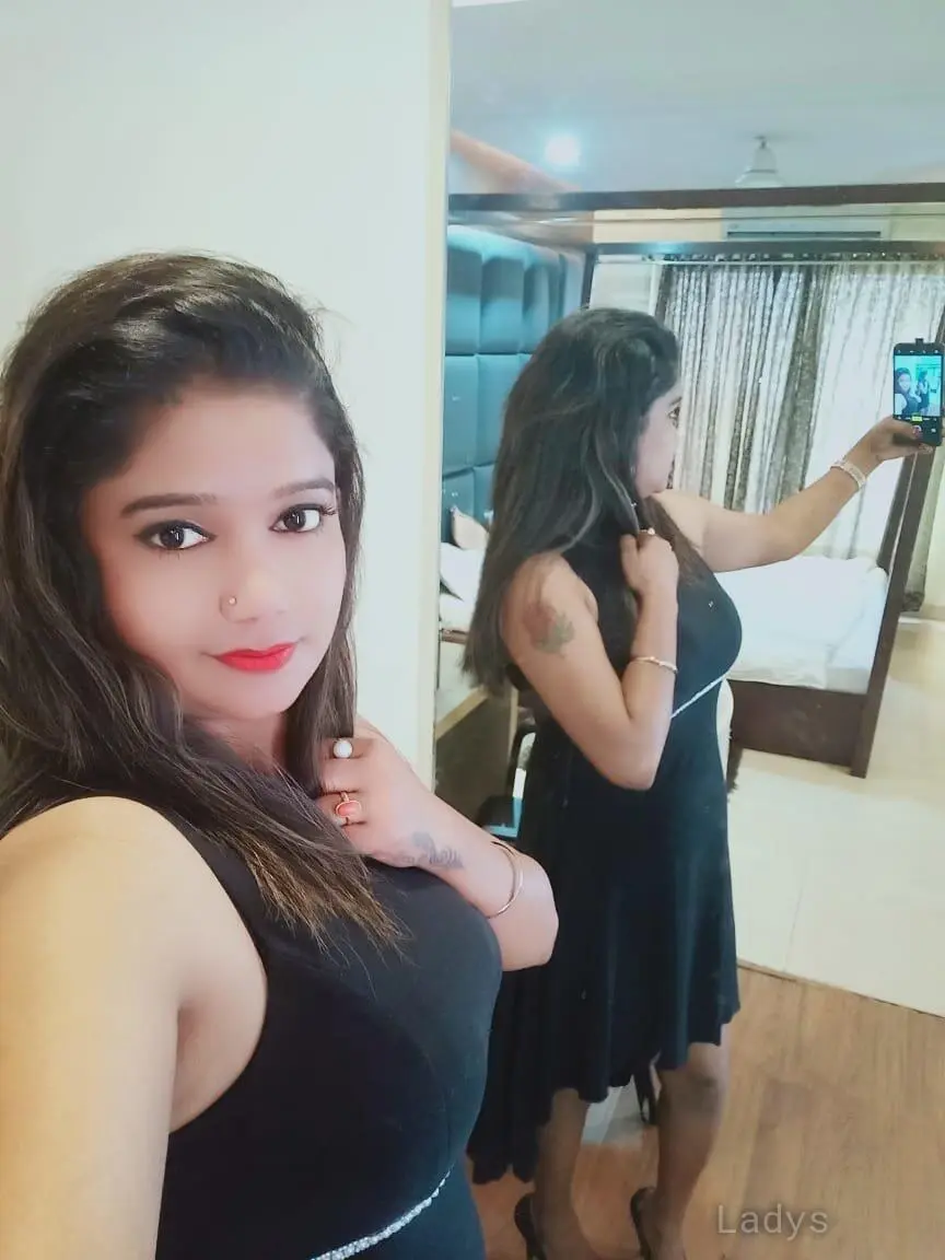 Emma, 23 years beautiful nude Dehradun escorts girl, height 155 sm, Weight  kg