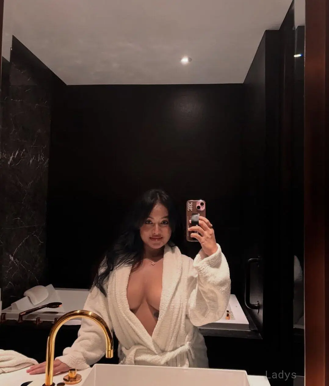 Jyotsna, 21 years beautiful nude Dehradun escorts girl, height 160 sm, Weight kg