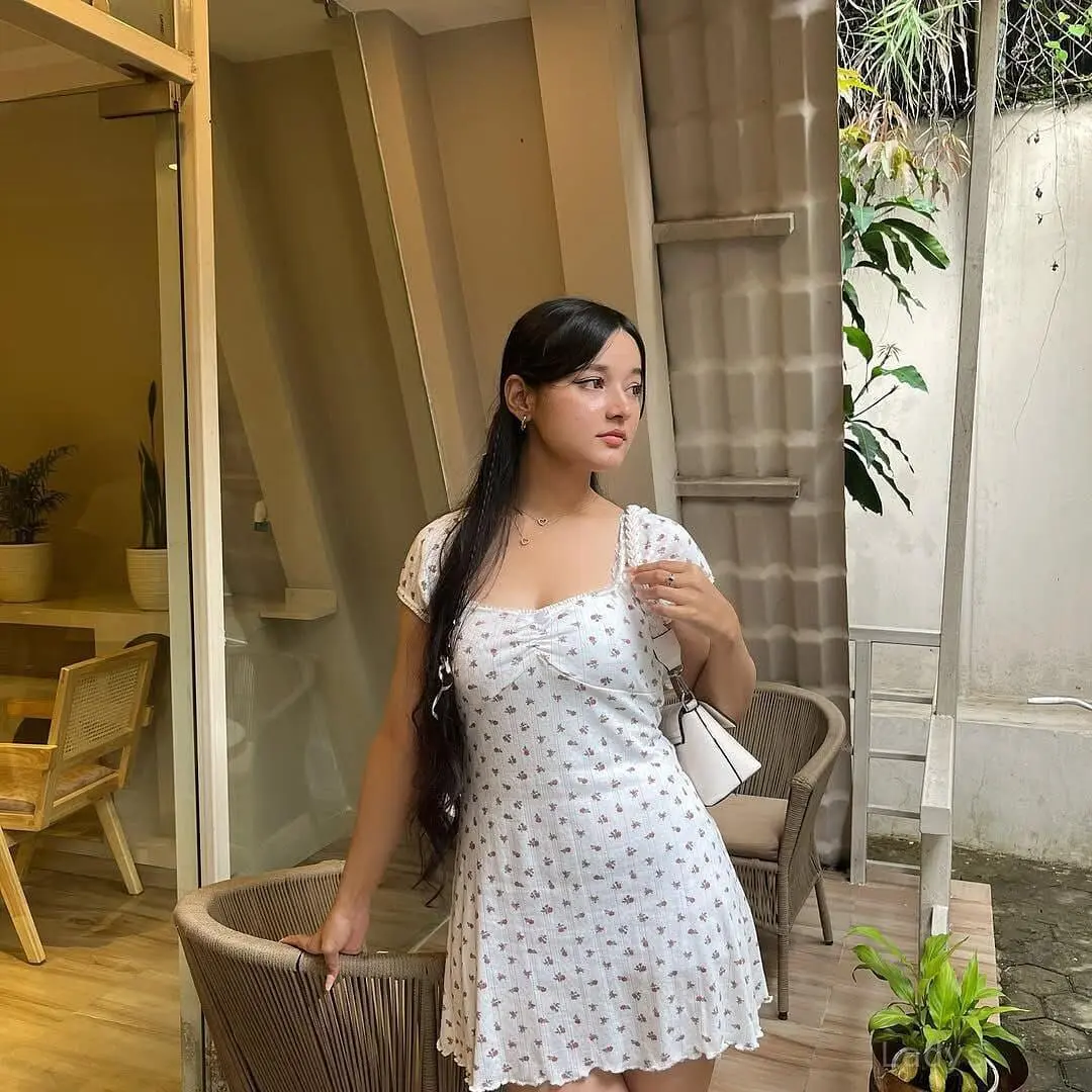 Meghna, 22 years beautiful nude Dehradun escorts girl, height sm, Weight kg