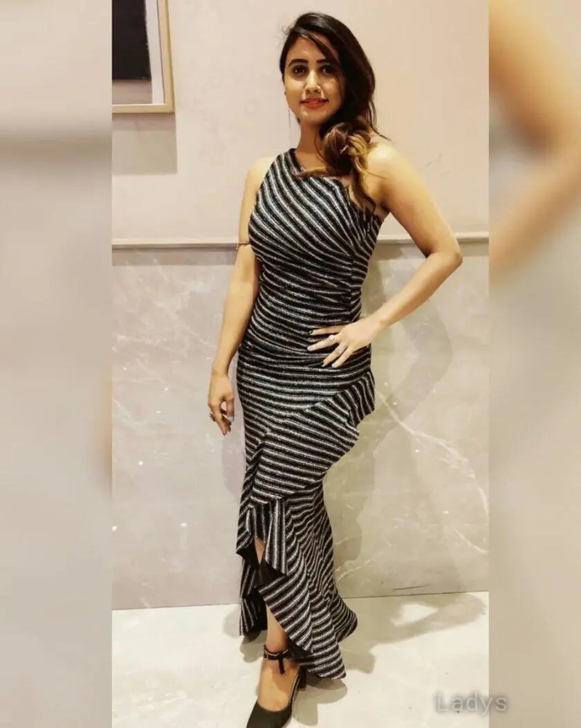 Ola, 22 years beautiful nude Dehradun escorts girl, height 154 sm, Weight kg