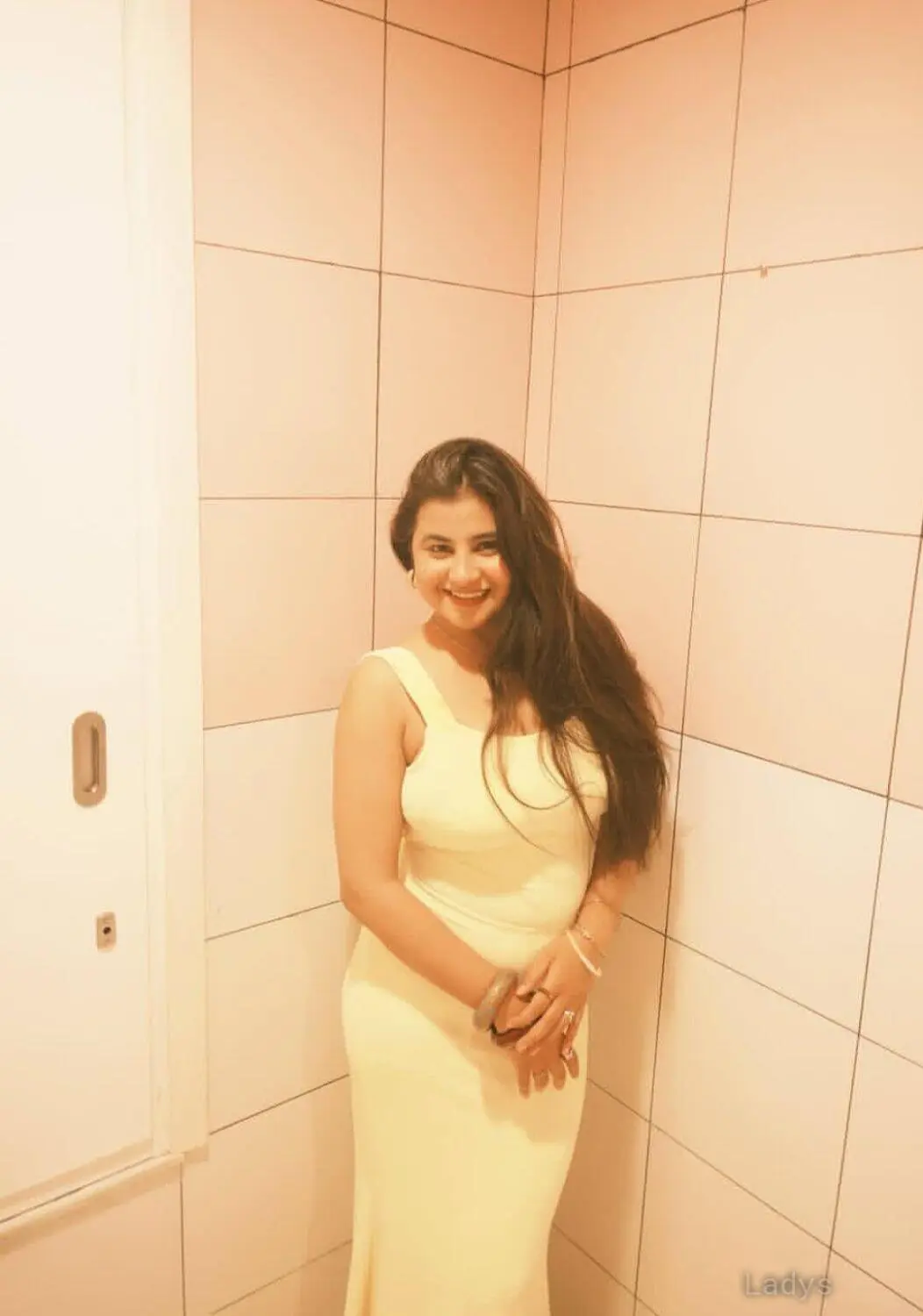 Ava, 22 years old Delhi escort girl with big tits, height 154 sm, Weight kg