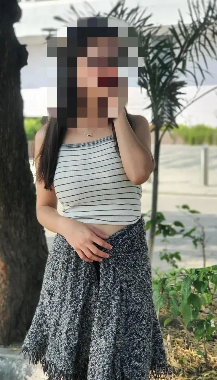 Avni, 22 years old Delhi escort girl with big tits, height 157 sm, Weight kg