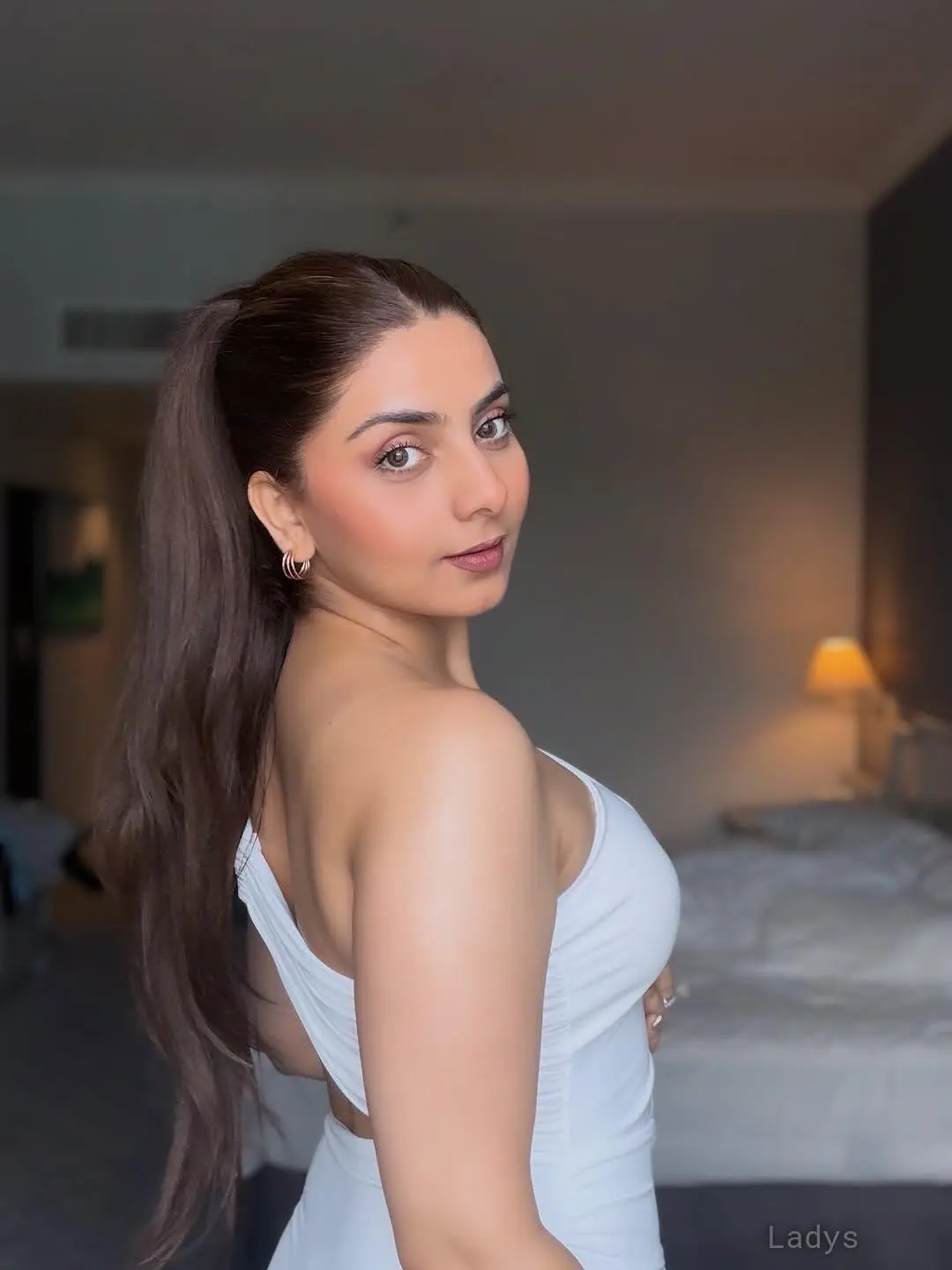 Bhumika, 21 years old Delhi escort girl with big tits, height 154 sm, Weight  kg
