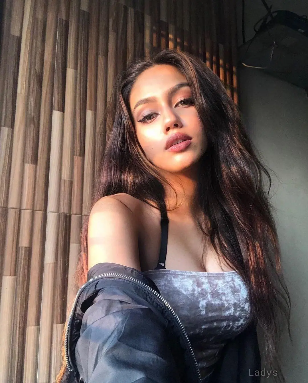 Cash on Delivery Escort 3* 4* 5* Hotels', 25 years old Delhi escort girl with big tits, height 154 sm, Weight kg