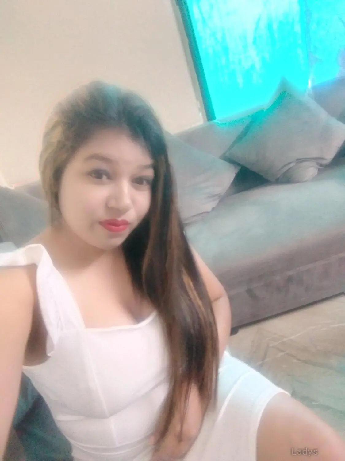 Charu, 22 years old Delhi escort girl with big tits, height 168 sm, Weight kg