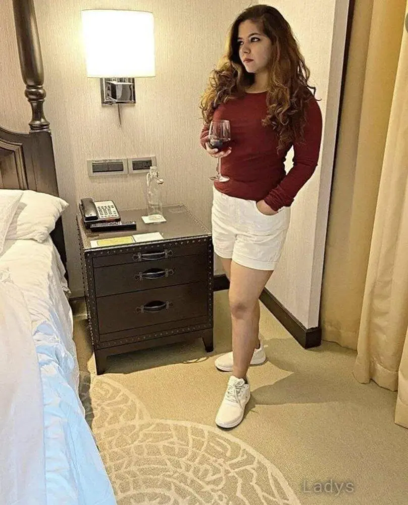 Hina, years old Delhi escort girl with big tits, height 153 sm, Weight kg
