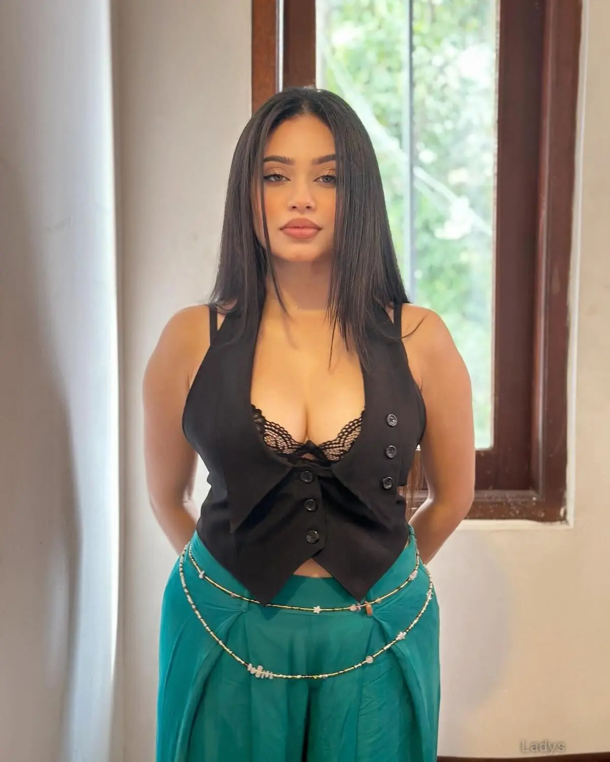 Kunj, 22 years old Delhi escort girl with big tits, height 166 sm, Weight kg