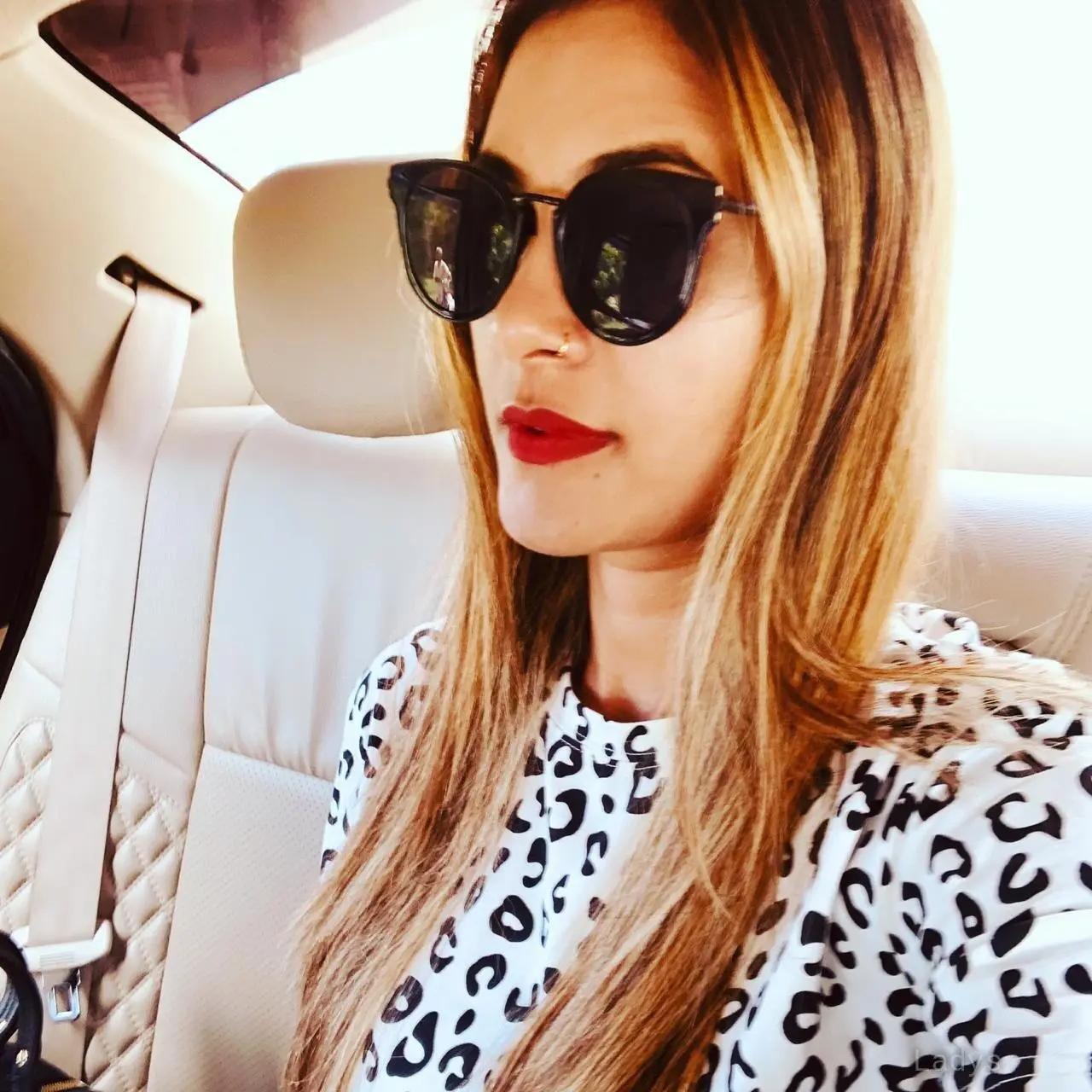 Mannat, 27 years old Delhi escort girl with big tits, height 175 sm, Weight  kg