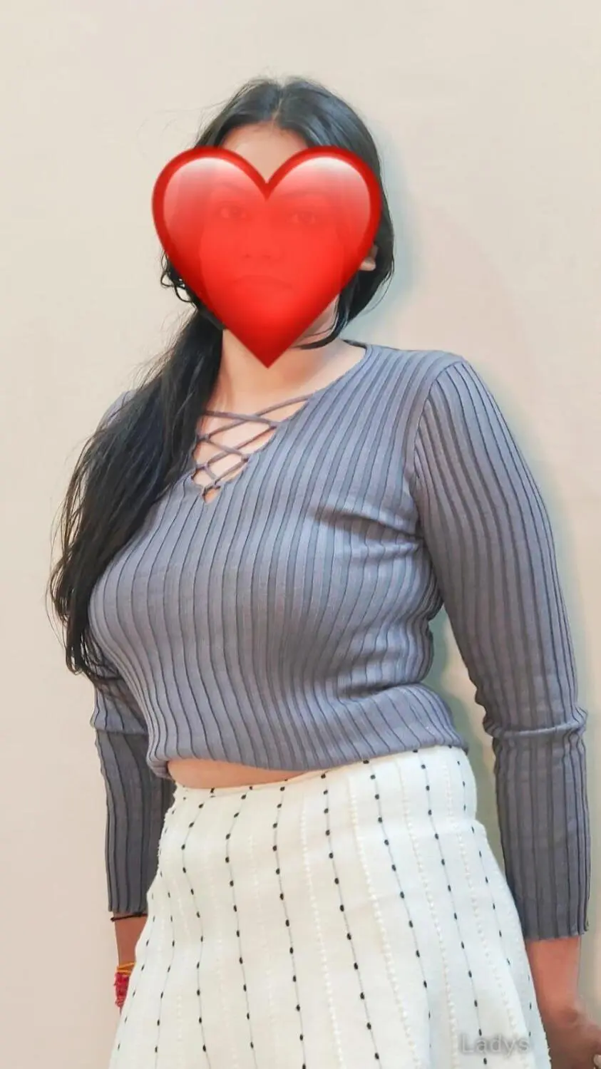 Naina, 21 years old Delhi escort girl with big tits, height 170 sm, Weight kg
