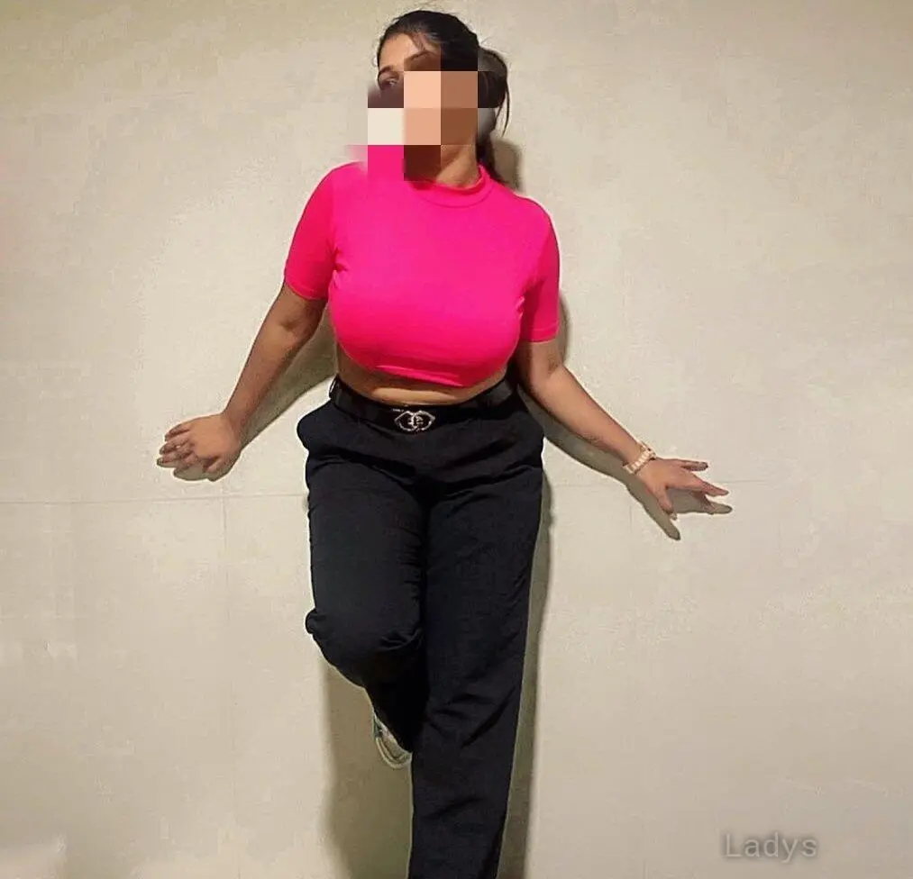 Natalie, 29 years old Delhi escort girl with big tits, height 166 sm, Weight kg