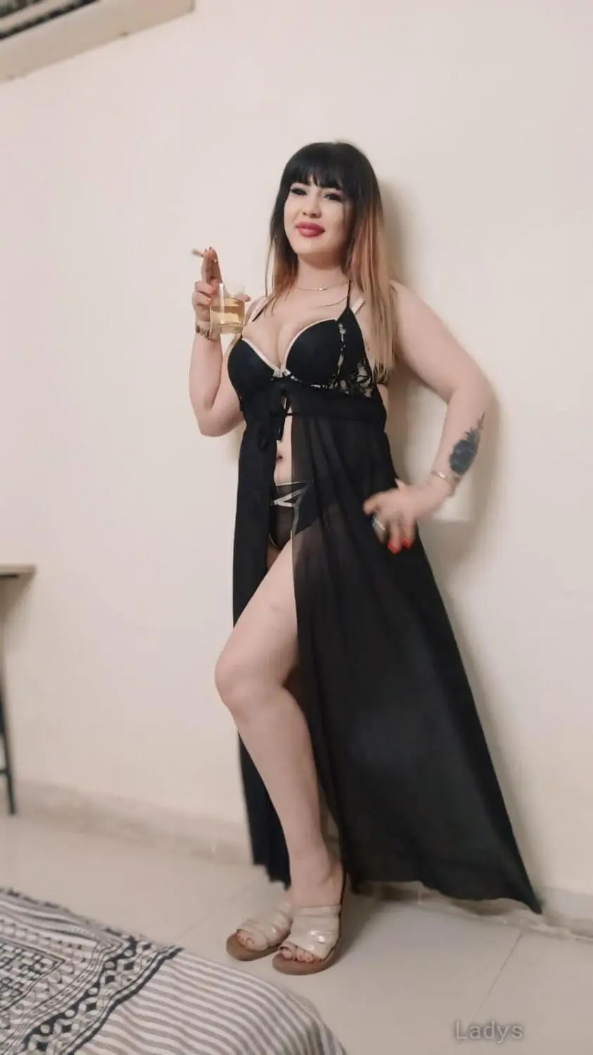 Nayra, 26 years old Delhi escort girl with big tits, height 178 sm, Weight  kg