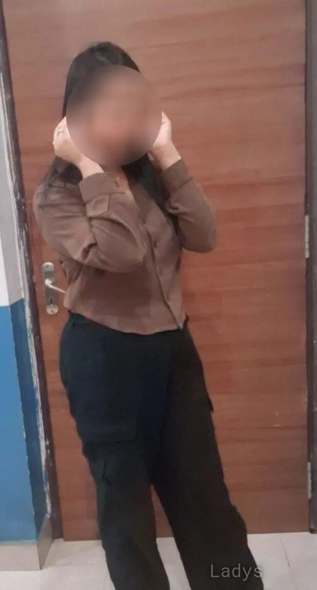 Priya, 20 years old Delhi escort girl with big tits, height 165 sm, Weight  kg