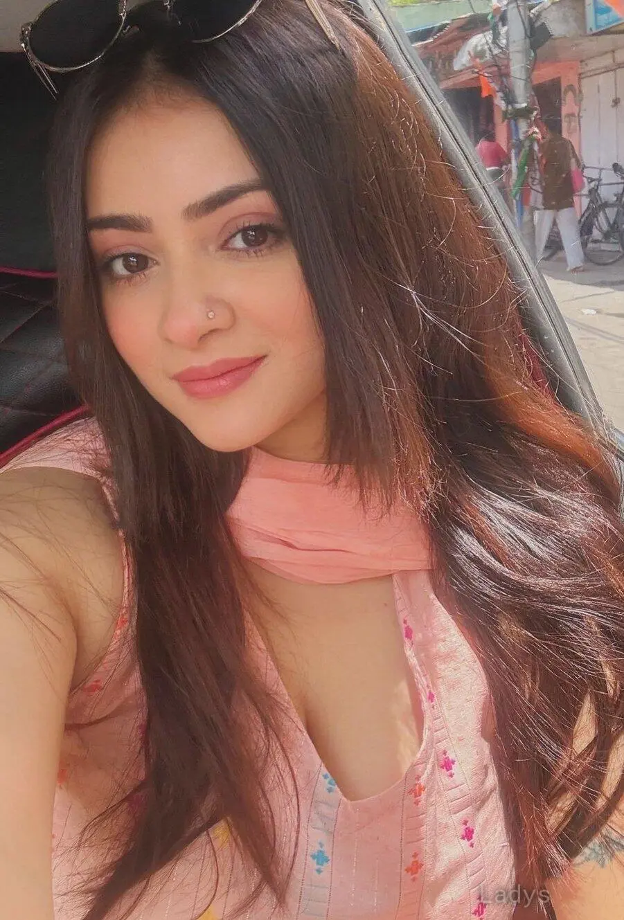 Rekha, 25 years old Delhi escort girl with big tits, height 165 sm, Weight kg