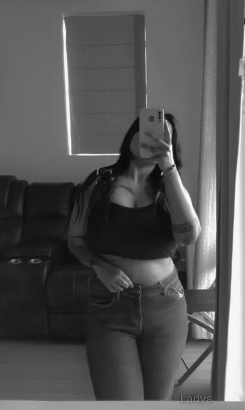 Richa, 24 years old Delhi escort girl with big tits, height 154 sm, Weight kg