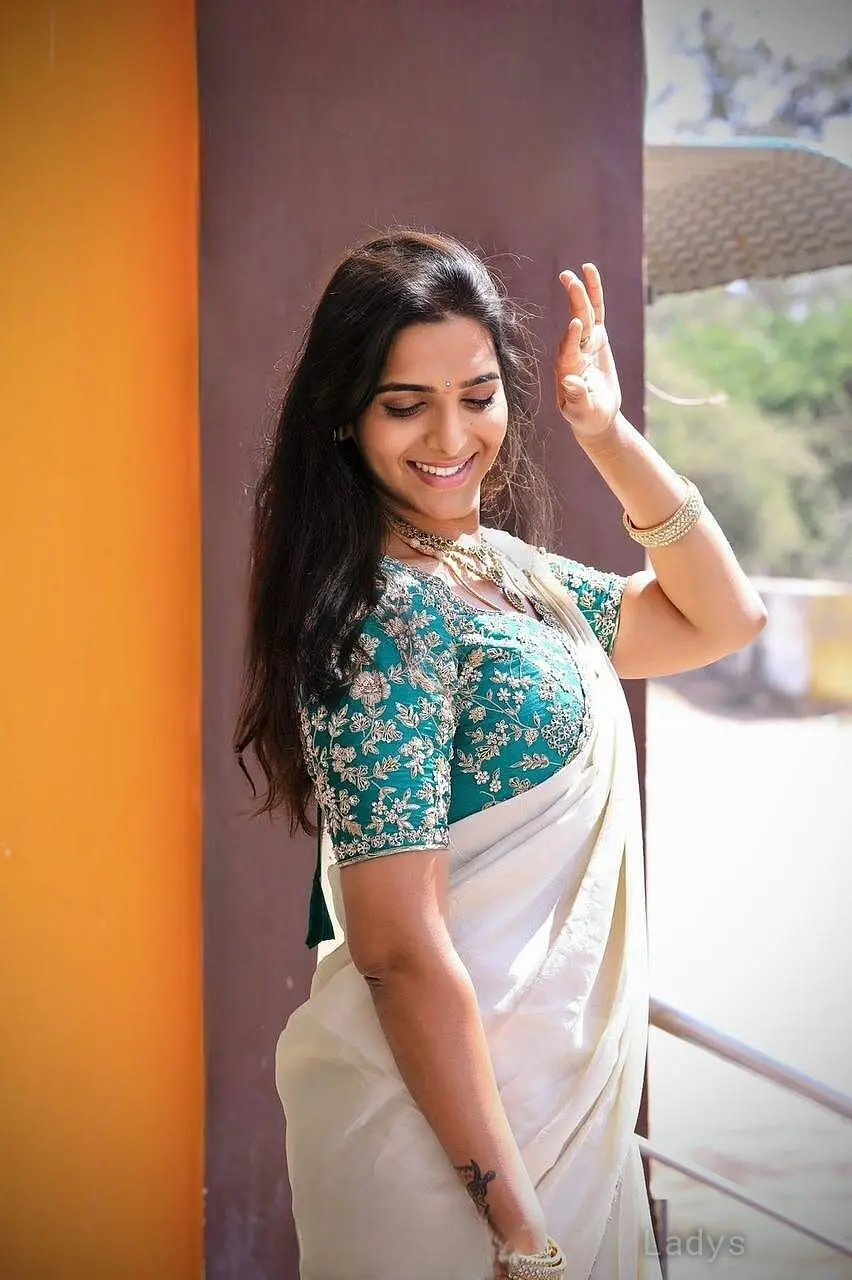 Aemi, years beautiful nude Delhi escorts girl, height sm, Weight kg