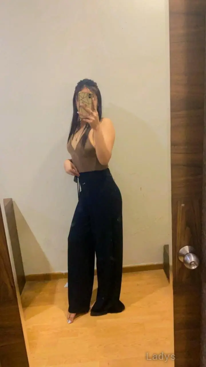 Akshita, 22 years beautiful nude Delhi escorts girl, height 153 sm, Weight kg