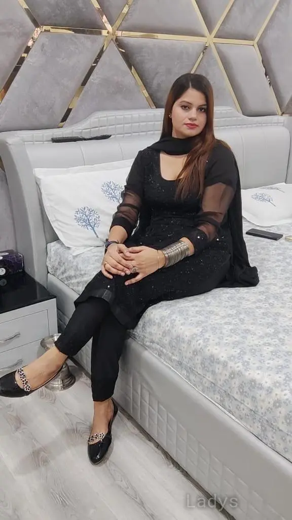 Archana Singh, 23 years beautiful nude Delhi escorts girl, height 161 sm, Weight  kg