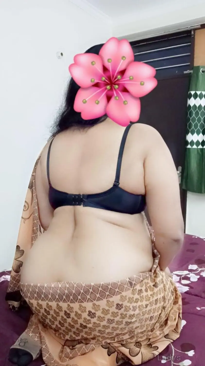 Arora, 23 years beautiful nude Delhi escorts girl, height 162 sm, Weight  kg