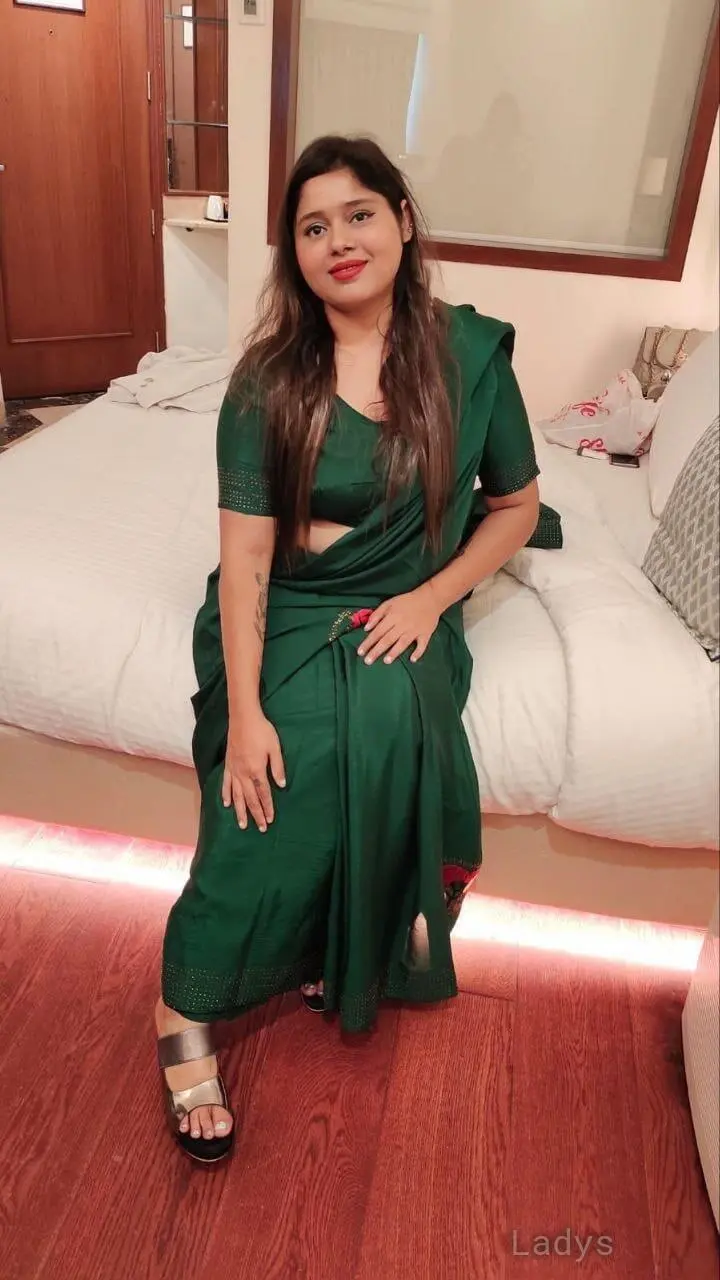 Deepika, 23 years beautiful nude Delhi escorts girl, height 154 sm, Weight  kg