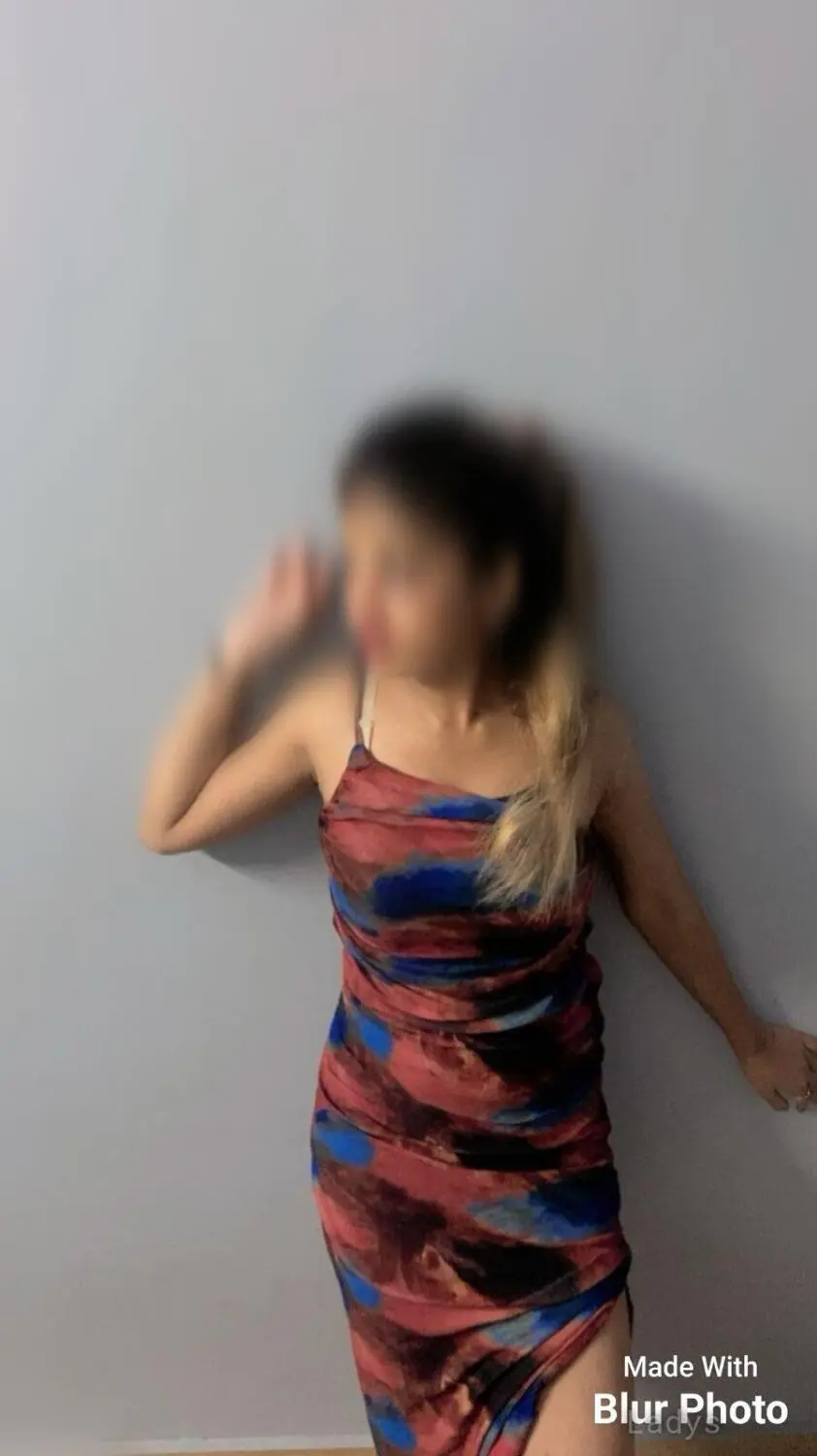 Disha Singh, 22 years beautiful nude Delhi escorts girl, height 158 sm, Weight  kg