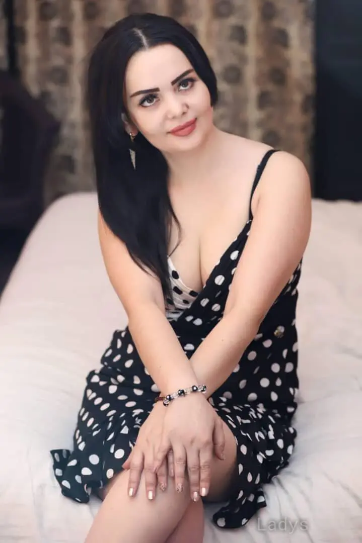 Diviya, 22 years beautiful nude Delhi escorts girl, height 154 sm, Weight kg