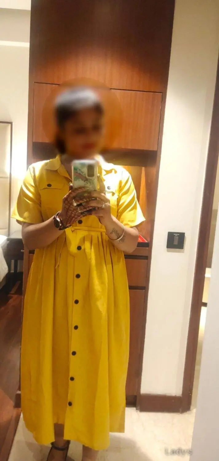 Dolly, 23 years beautiful nude Delhi escorts girl, height 160 sm, Weight  kg