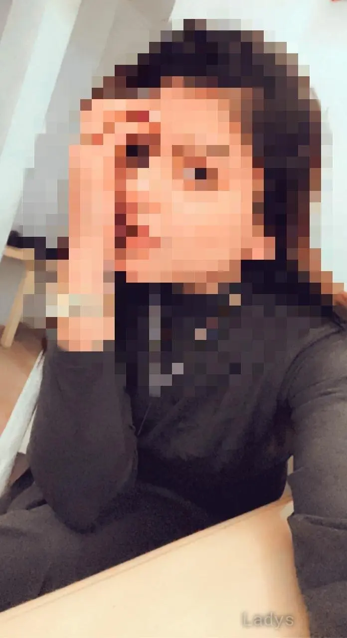 Ishika, 25 years beautiful nude Delhi escorts girl, height 157 sm, Weight kg