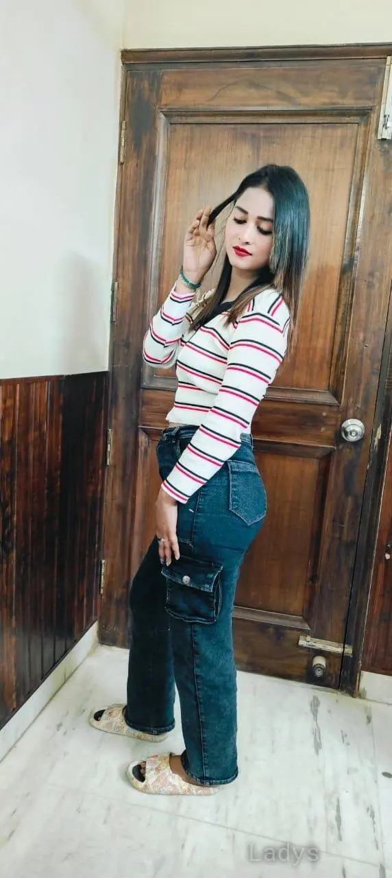 Jasmine, 26 years beautiful nude Delhi escorts girl, height 164 sm, Weight  kg