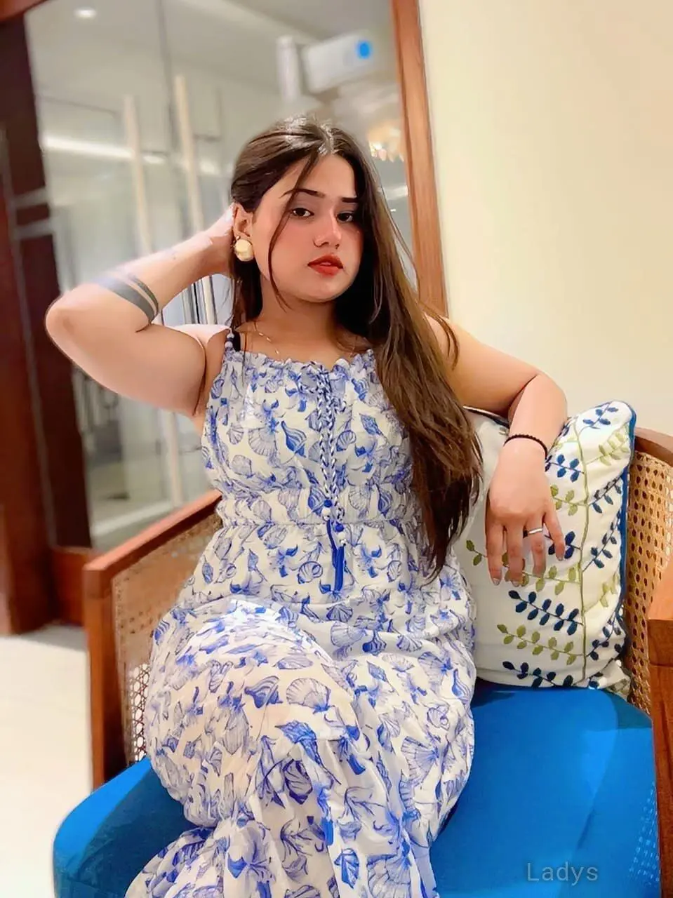 Karishma, 21 years beautiful nude Delhi escorts girl, height 169 sm, Weight kg